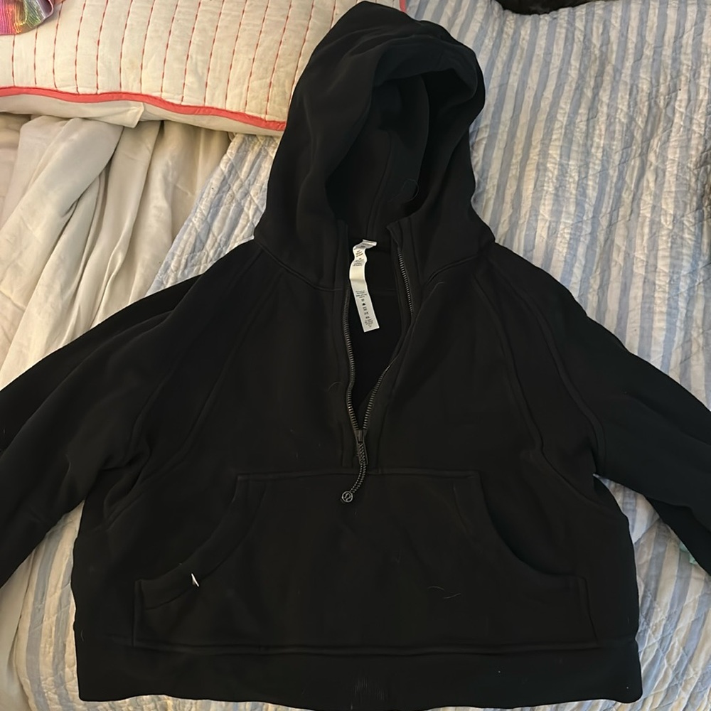 Never worn  LULU scuba with hood